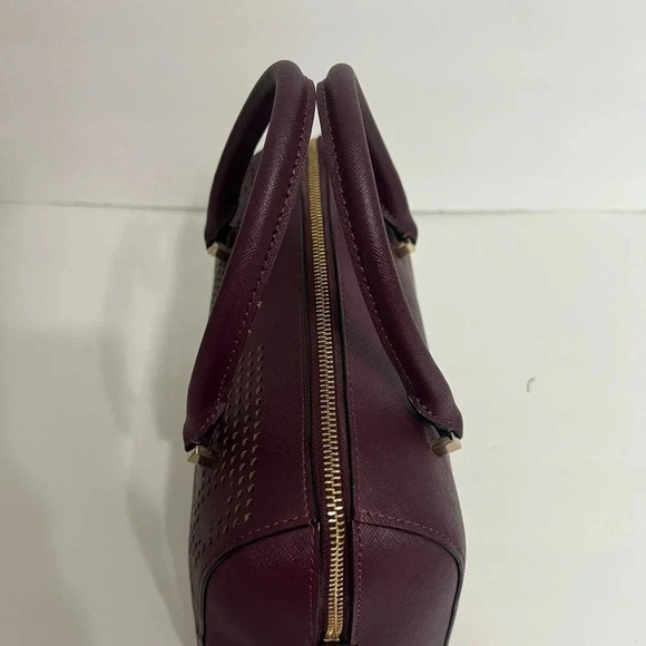 Kate Spade Perforated Cameron Street Burgandy Barrel Pocketbook & Billfold - Picture 9 of 16